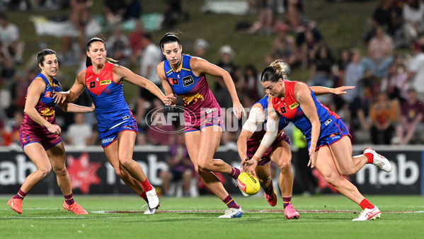 AFLW 2025 Round 11 - Brisbane v Melbourne - A-64175348