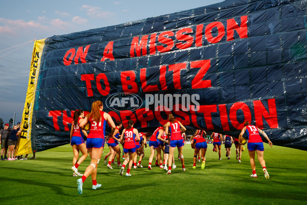 AFLW 2025 Round 11 - Brisbane v Melbourne - A-64175370