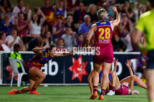 AFLW 2025 Round 11 - Brisbane v Melbourne - A-64180176