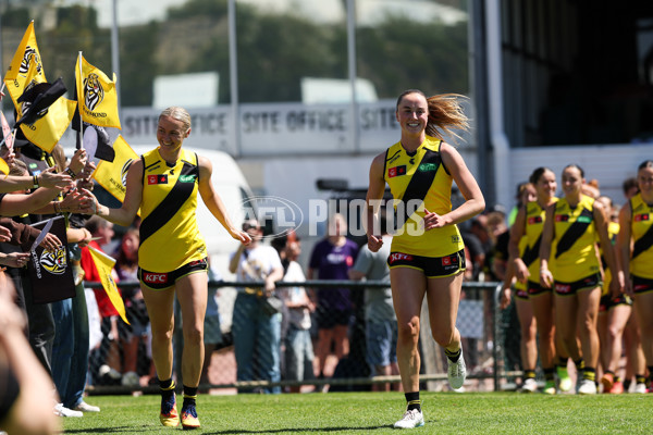 AFLW 2025 Round 11 - Fremantle v Richmond - A-64180202