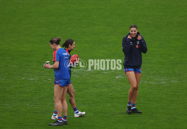 AFLW 2025 Round 11 - Western Bulldogs v Geelong - A-64180239