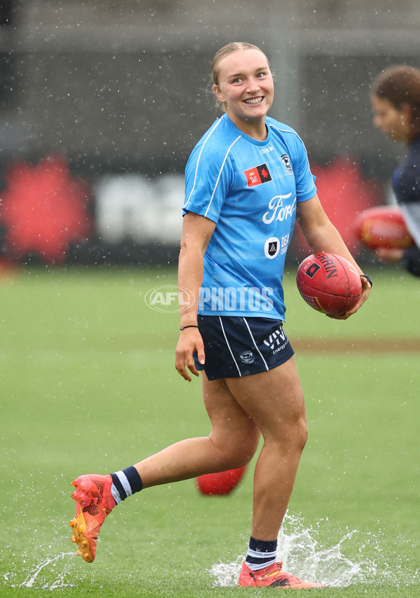 AFLW 2025 Round 11 - Western Bulldogs v Geelong - A-64180241