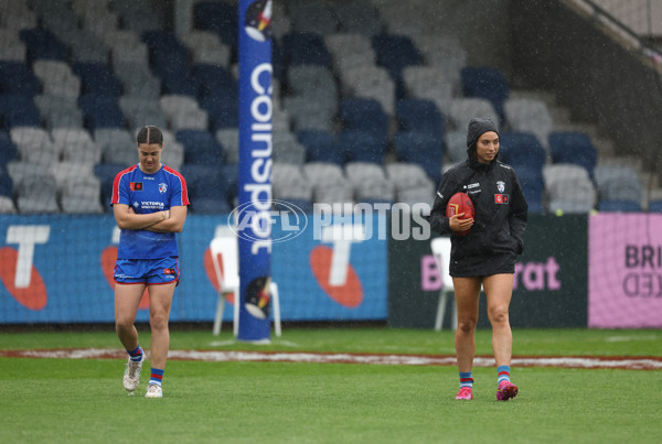 AFLW 2025 Round 11 - Western Bulldogs v Geelong - A-64181498