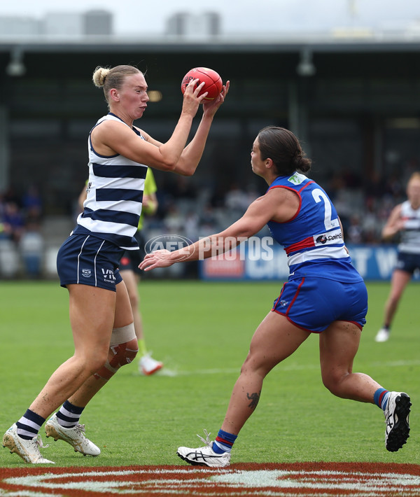 AFLW 2025 Round 11 - Western Bulldogs v Geelong - A-64184107