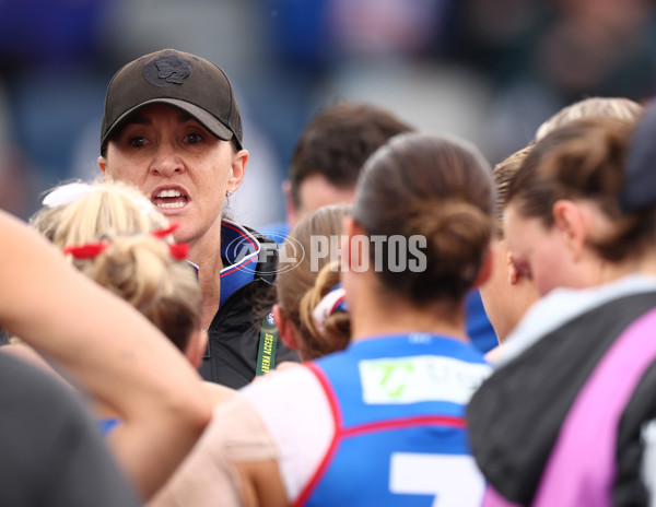 AFLW 2025 Round 11 - Western Bulldogs v Geelong - A-64185050