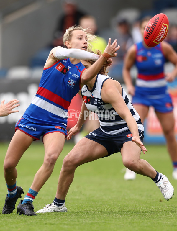 AFLW 2025 Round 11 - Western Bulldogs v Geelong - A-64185062
