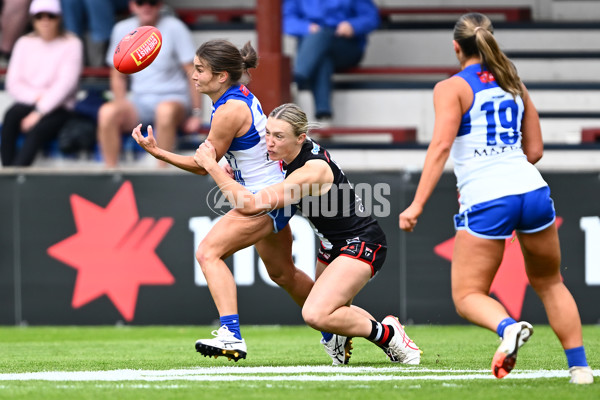 AFLW 2025 Round 11 - North Melbourne v St Kilda - A-64185076