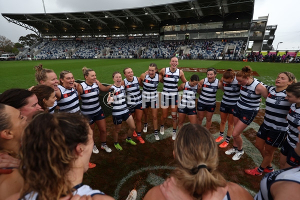AFLW 2025 Round 11 - Western Bulldogs v Geelong - A-64186975