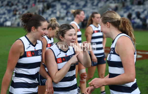 AFLW 2025 Round 11 - Western Bulldogs v Geelong - A-64187647