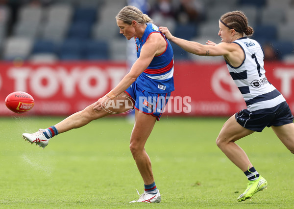 AFLW 2025 Round 11 - Western Bulldogs v Geelong - A-64189343