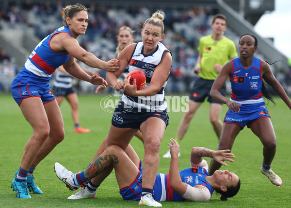 AFLW 2025 Round 11 - Western Bulldogs v Geelong - A-64189949