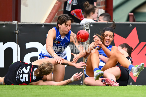 AFLW 2025 Round 11 - North Melbourne v St Kilda - A-64197159