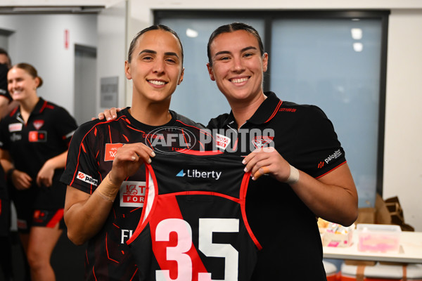 AFLW 2025 Round 12 - Sydney v Essendon - A-64637546