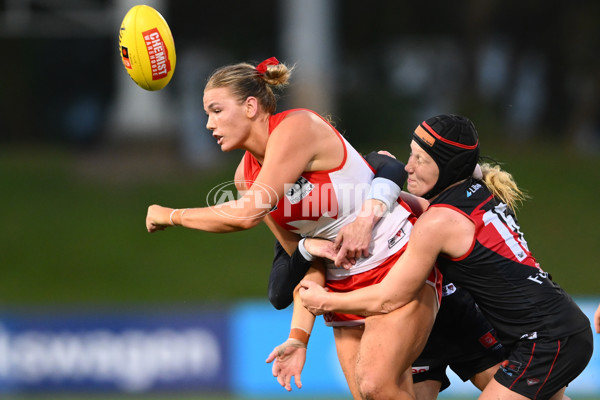 AFLW 2025 Round 12 - Sydney v Essendon - A-64642298