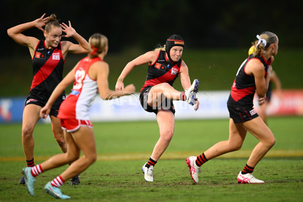 AFLW 2025 Round 12 - Sydney v Essendon - A-64642309
