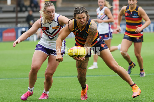 AFLW 2025 Round 12 - Adelaide v Fremantle - A-64656046