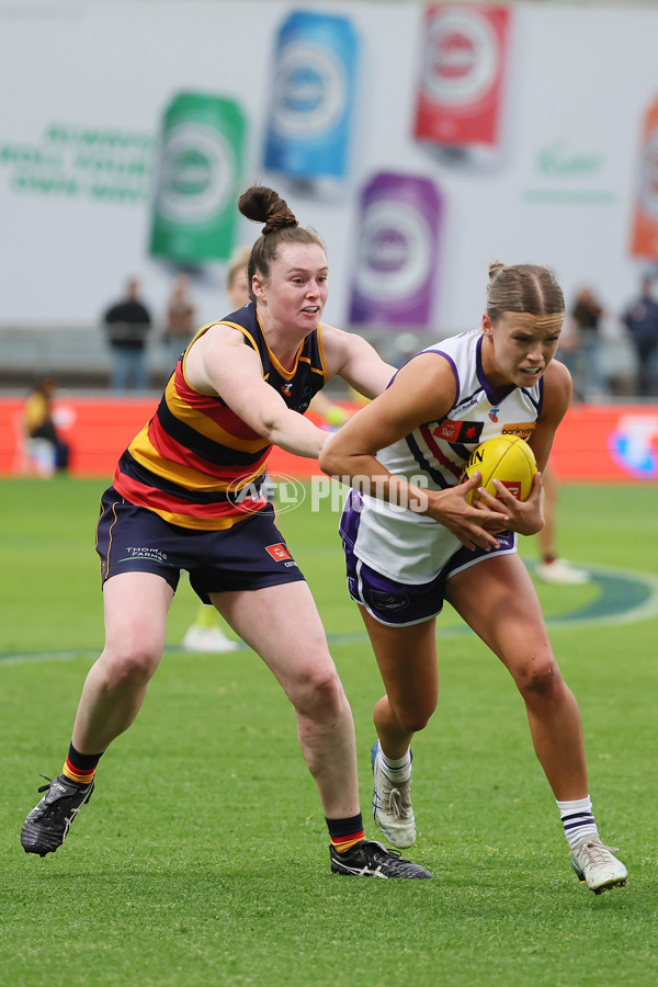 AFLW 2025 Round 12 - Adelaide v Fremantle - A-64658414