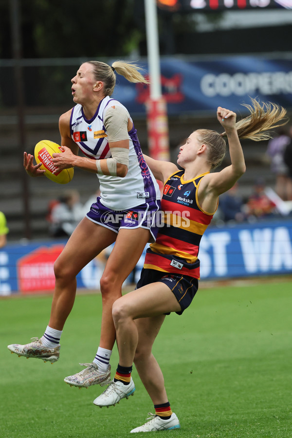 AFLW 2025 Round 12 - Adelaide v Fremantle - A-64658428