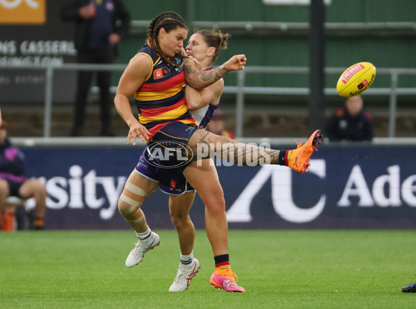 AFLW 2025 Round 12 - Adelaide v Fremantle - A-64658432