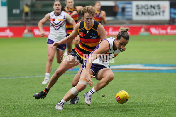 AFLW 2025 Round 12 - Adelaide v Fremantle - A-64658469