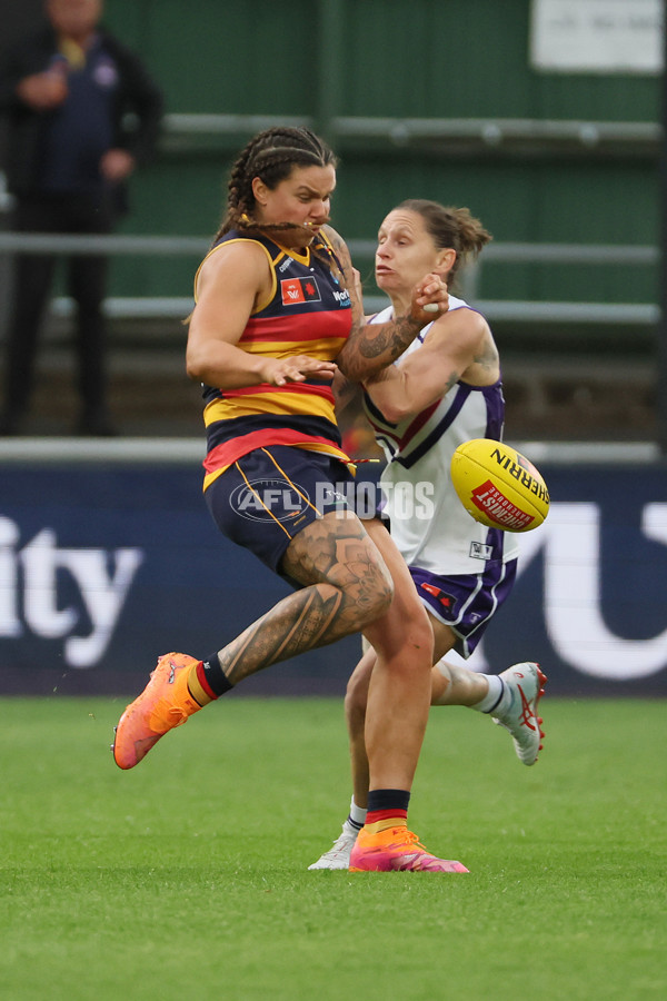 AFLW 2025 Round 12 - Adelaide v Fremantle - A-64659306