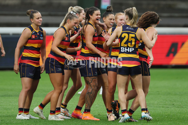 AFLW 2025 Round 12 - Adelaide v Fremantle - A-64659329