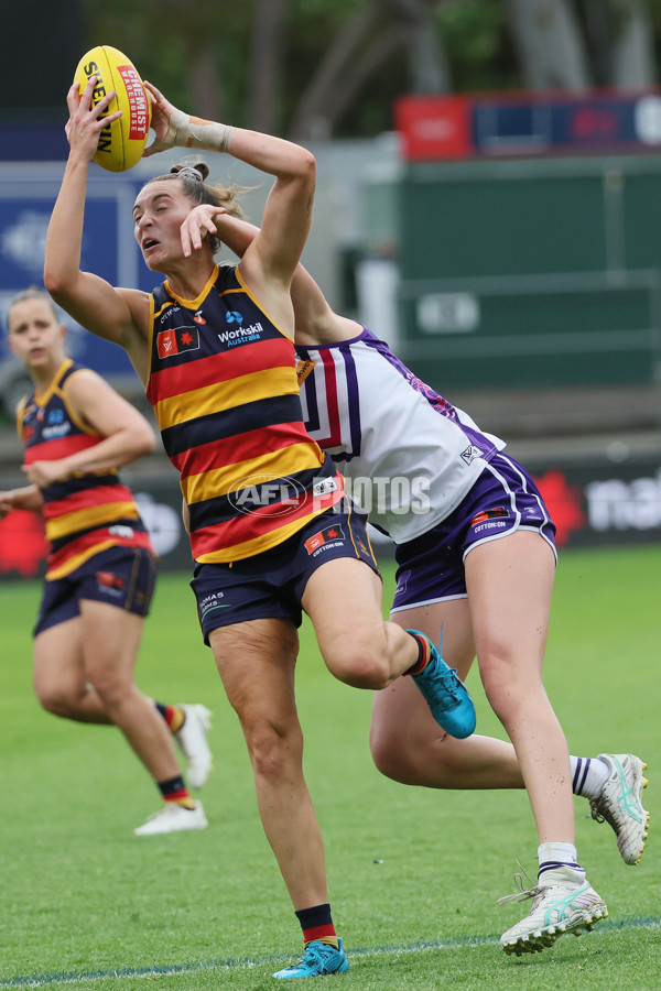 AFLW 2025 Round 12 - Adelaide v Fremantle - A-64659345