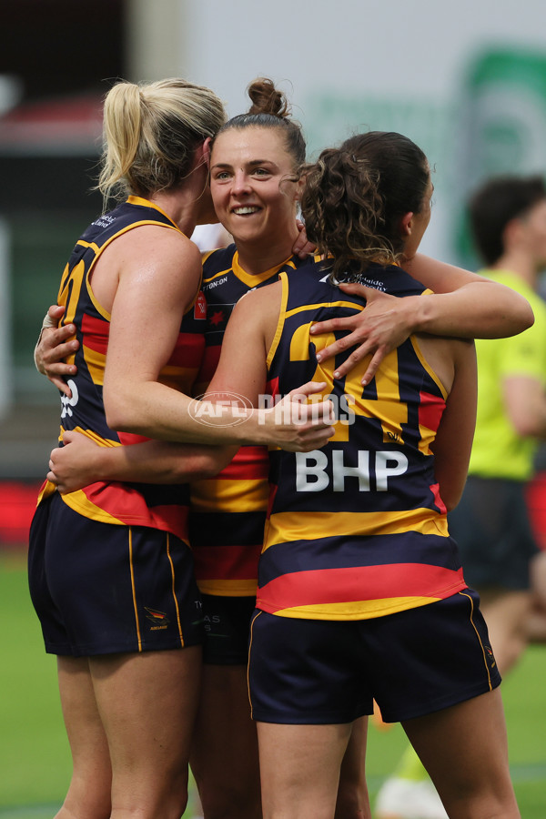 AFLW 2025 Round 12 - Adelaide v Fremantle - A-64659346
