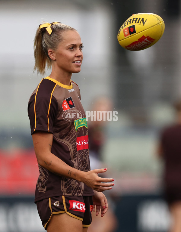 AFLW 2025 First Qualifying Final - North Melbourne v Hawthorn - A-64671900