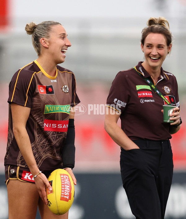 AFLW 2025 First Qualifying Final - North Melbourne v Hawthorn - A-64671901