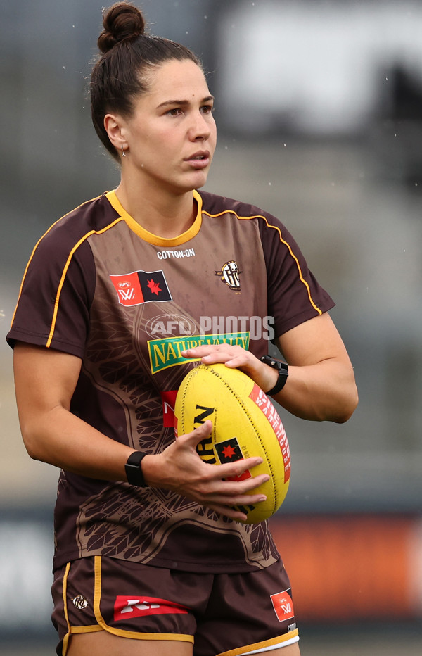 AFLW 2025 First Qualifying Final - North Melbourne v Hawthorn - A-64671904