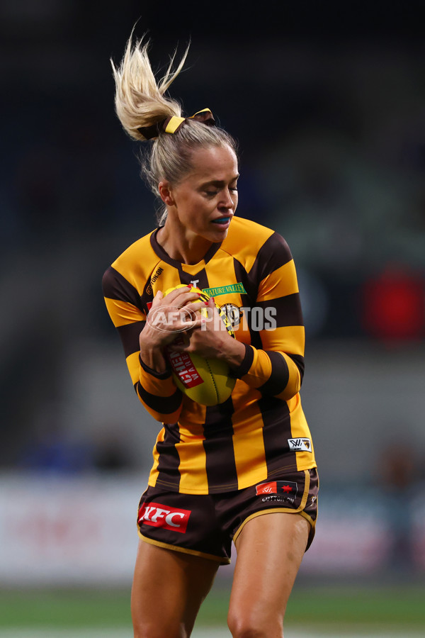 AFLW 2025 First Qualifying Final - North Melbourne v Hawthorn - A-64740784