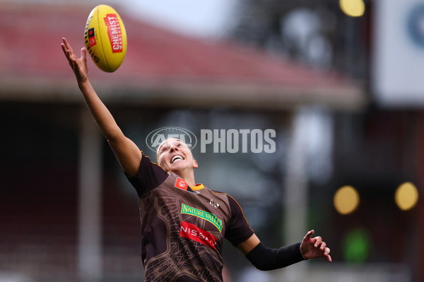 AFLW 2025 First Qualifying Final - North Melbourne v Hawthorn - A-64741117