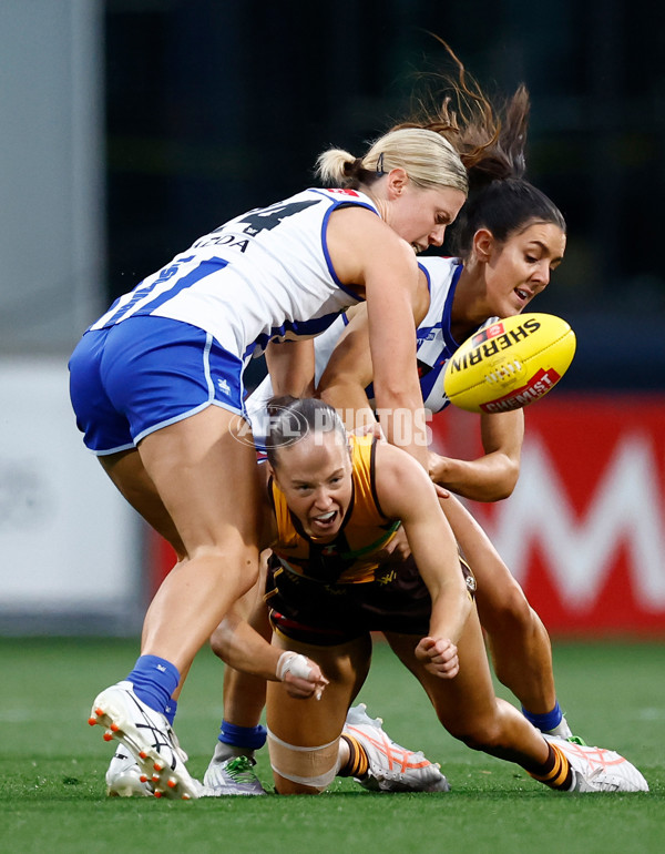 AFLW 2025 First Qualifying Final - North Melbourne v Hawthorn - A-64741129