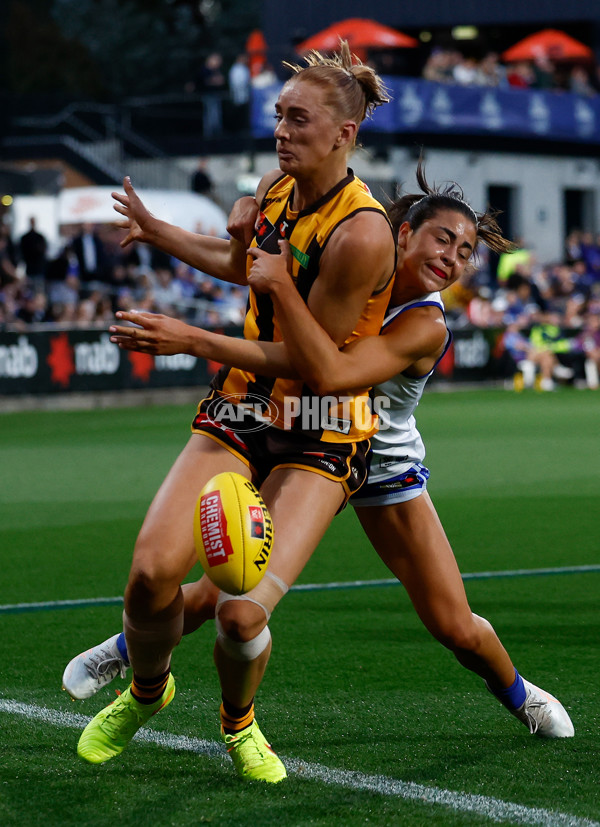 AFLW 2025 First Qualifying Final - North Melbourne v Hawthorn - A-64741144