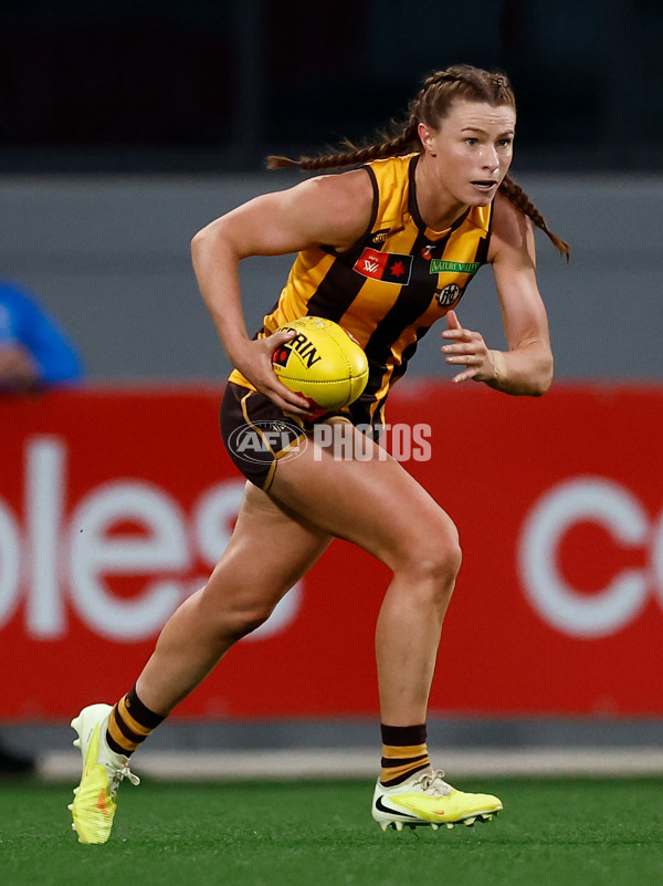 AFLW 2025 First Qualifying Final - North Melbourne v Hawthorn - A-64741169