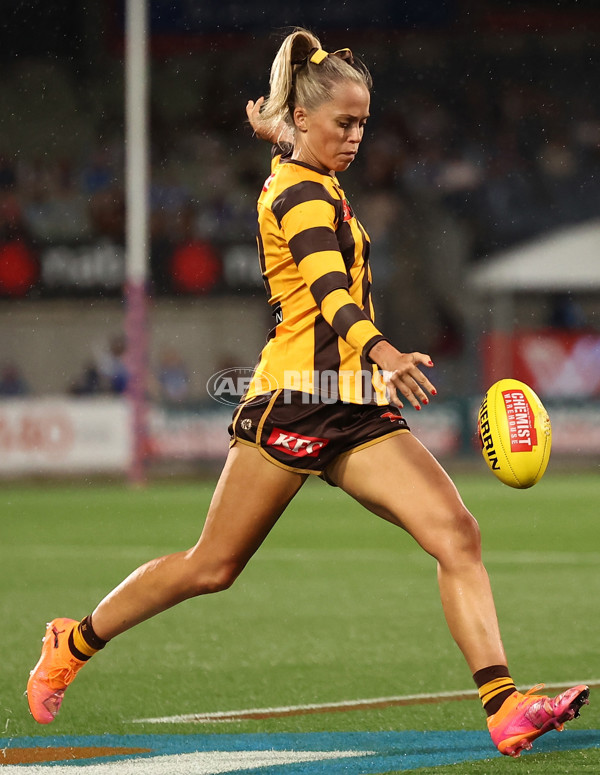 AFLW 2025 First Qualifying Final - North Melbourne v Hawthorn - A-64743563