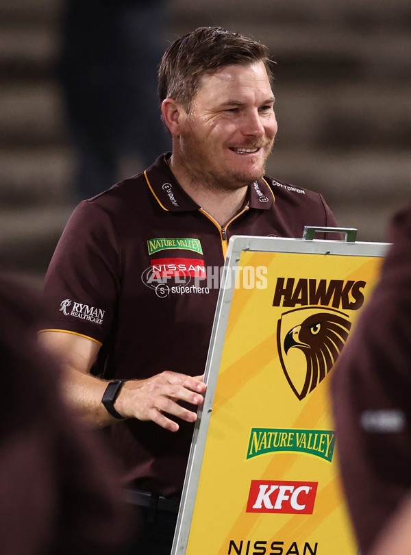 AFLW 2025 First Qualifying Final - North Melbourne v Hawthorn - A-64745802