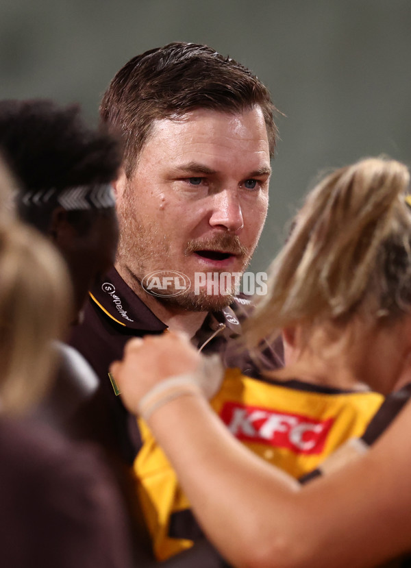 AFLW 2025 First Qualifying Final - North Melbourne v Hawthorn - A-64745803