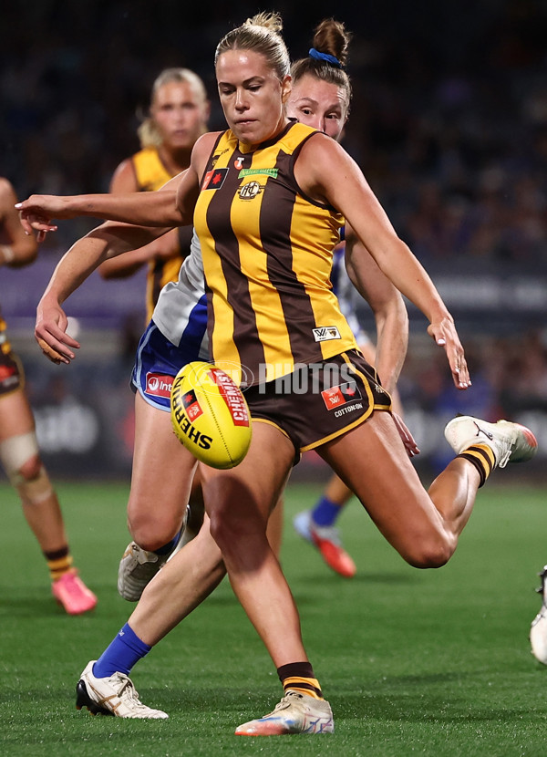 AFLW 2025 First Qualifying Final - North Melbourne v Hawthorn - A-64745848