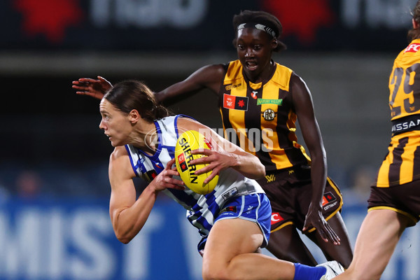 AFLW 2025 First Qualifying Final - North Melbourne v Hawthorn - A-64748146