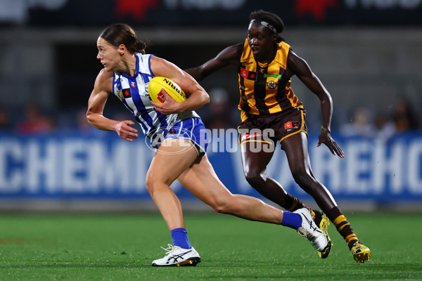 AFLW 2025 First Qualifying Final - North Melbourne v Hawthorn - A-64748147