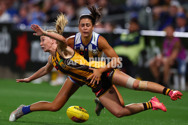 AFLW 2025 First Qualifying Final - North Melbourne v Hawthorn - A-64748509