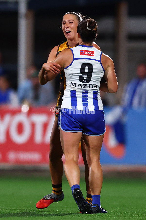 AFLW 2025 First Qualifying Final - North Melbourne v Hawthorn - A-64748564