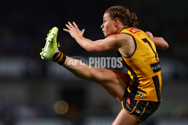 AFLW 2025 First Qualifying Final - North Melbourne v Hawthorn - A-64748566