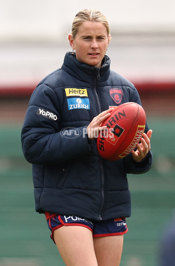 AFLW 2025 Second Qualifying Final - Melbourne v Brisbane - A-64758510