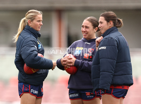 AFLW 2025 Second Qualifying Final - Melbourne v Brisbane - A-64758521