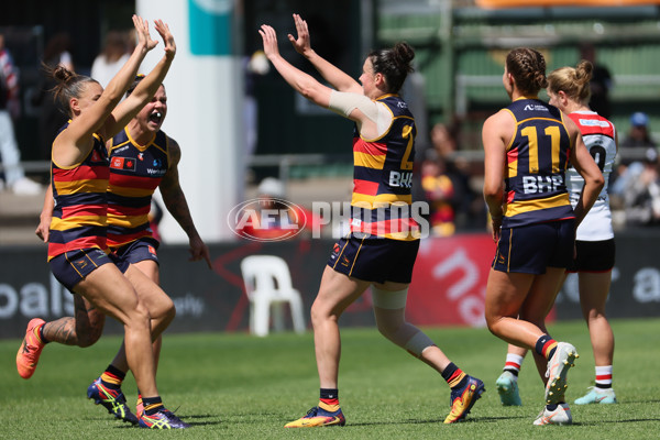 AFLW 2025 Second Elimination Final - Adelaide v St Kilda - A-64768379