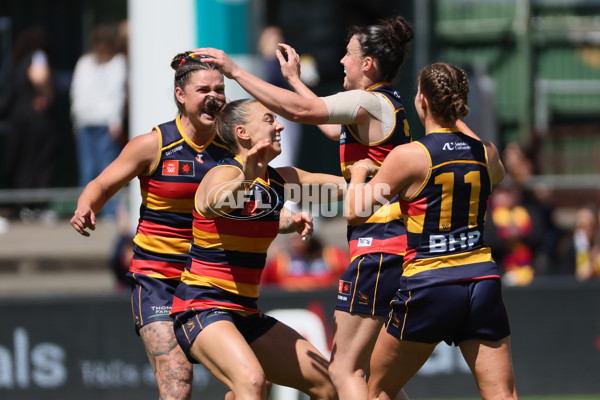 AFLW 2025 Second Elimination Final - Adelaide v St Kilda - A-64768384