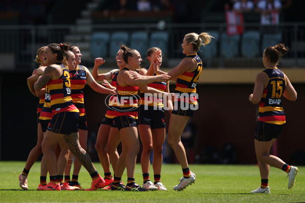 AFLW 2025 Second Elimination Final - Adelaide v St Kilda - A-64768987